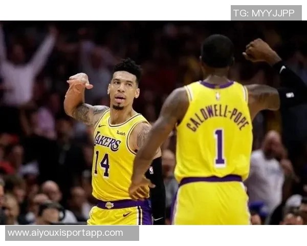 C约翰逊四季场均命中两记三分且命中率超四成独占联盟之巅