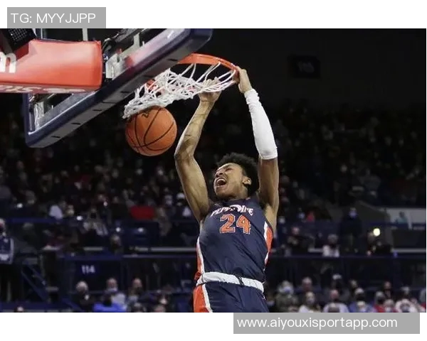 特雷墨菲22分钟内高效表现贡献18分7篮板3助攻展现出色状态